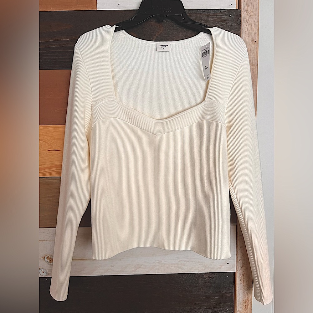 Women's Long-Sleeve Sweetheart Top